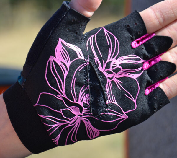 Рукавички для фітнесу MadMax MFG-770 Flower Power Gloves Black/Pink XS