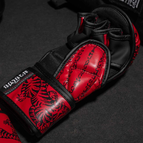 Рукавиці для ММА Phantom Muay Thai Red S/M (капа в подарунок)